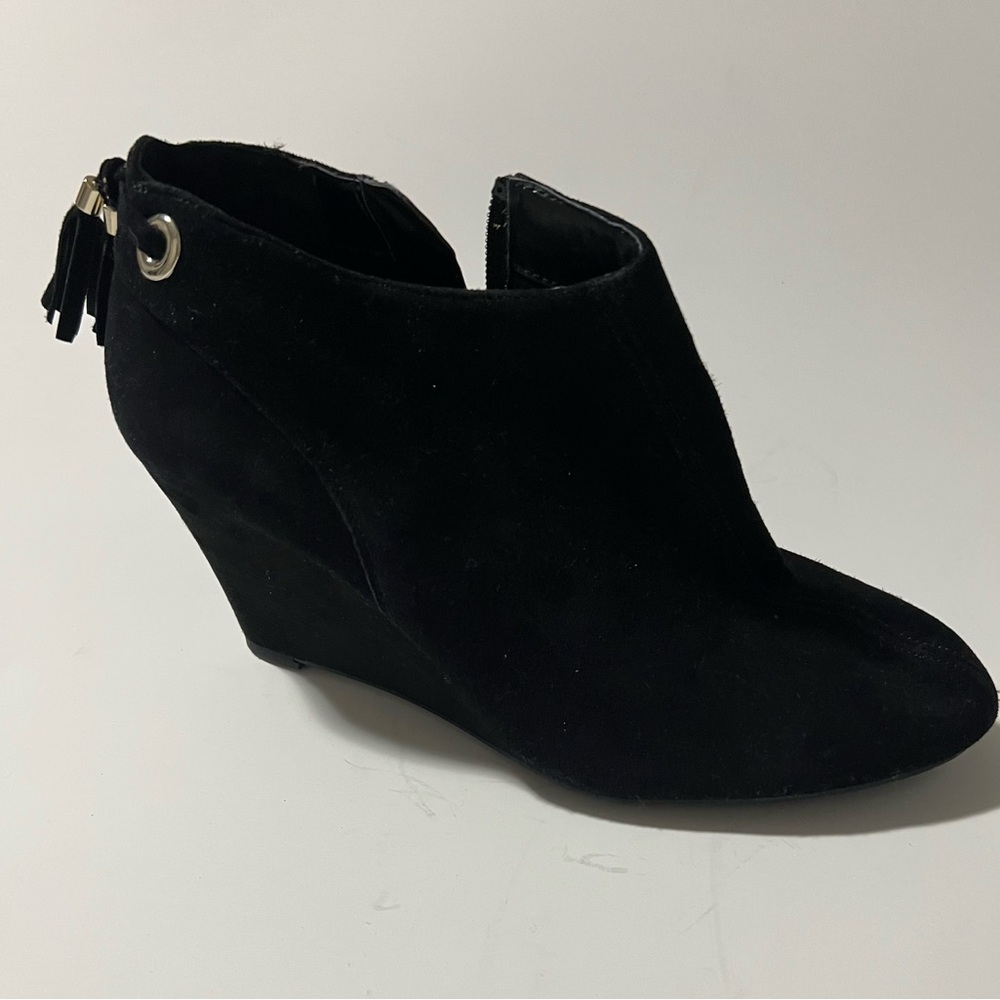 ANNE KLEIN iflex Ankle Bootie Sz 8 1/2 M Black Leather 2” Heel Zip Boots